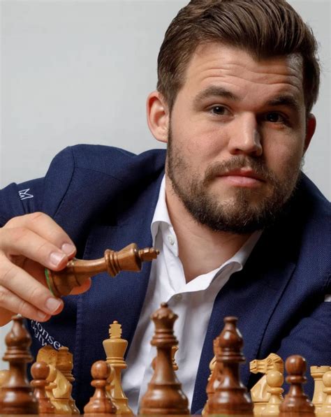 what chess app does magnus carlsen use